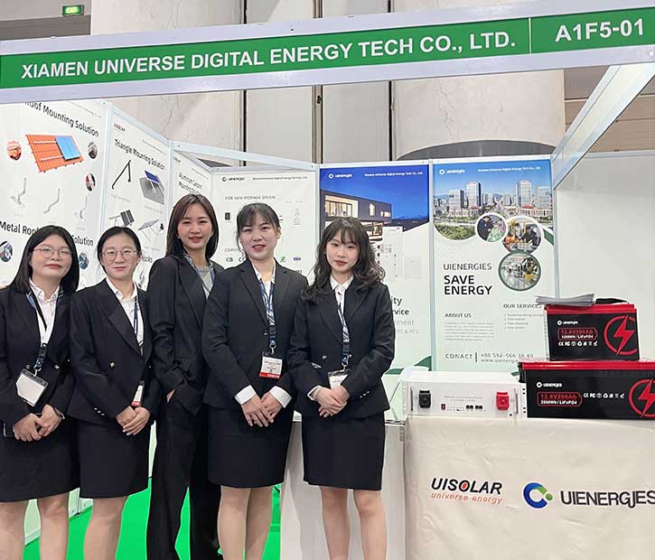 UIENERGIES presenta soluciones de vanguardia para el almacenamiento de energía en el hogar en Solartech Indonesia 2024